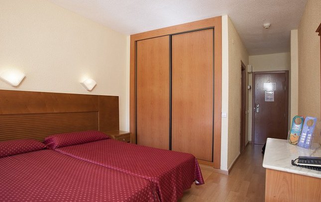 Double room for single use (single-parent family) Magic Villa Benidorm Hotel